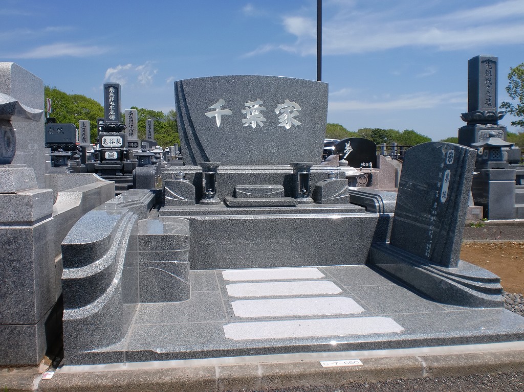 千葉家富浦墓地.jpg