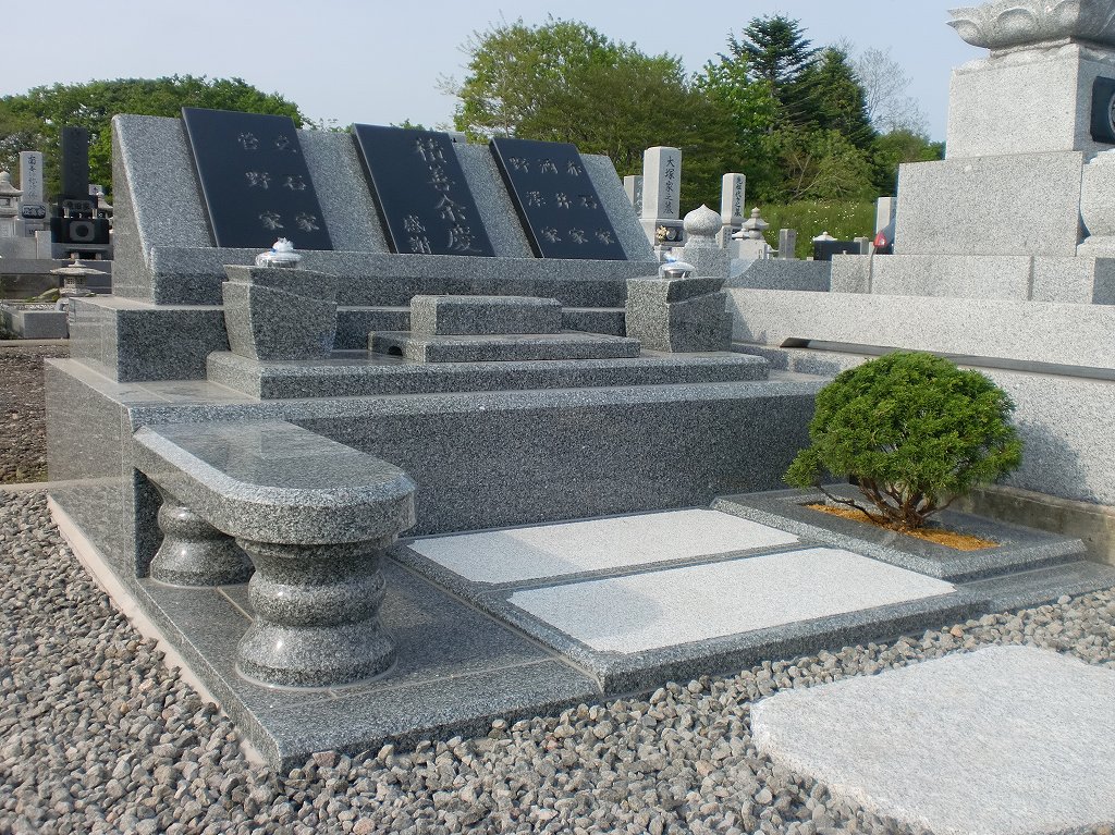 野澤家富浦墓地.jpg